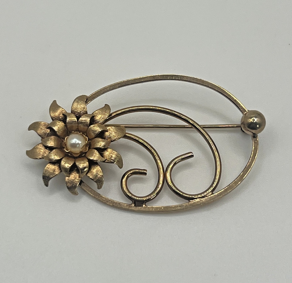 Vintage MCM Open Oval Gold Tone Textured Flower & Faux Pearl Costume Brooch